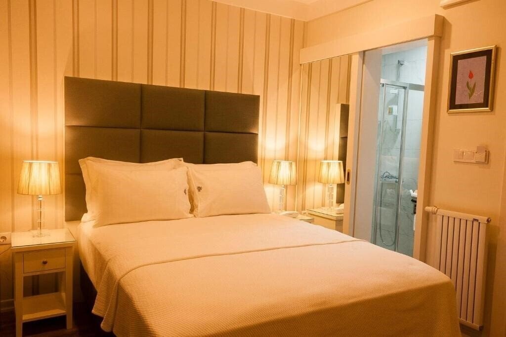 Фото Ten Rooms Hotel 4*