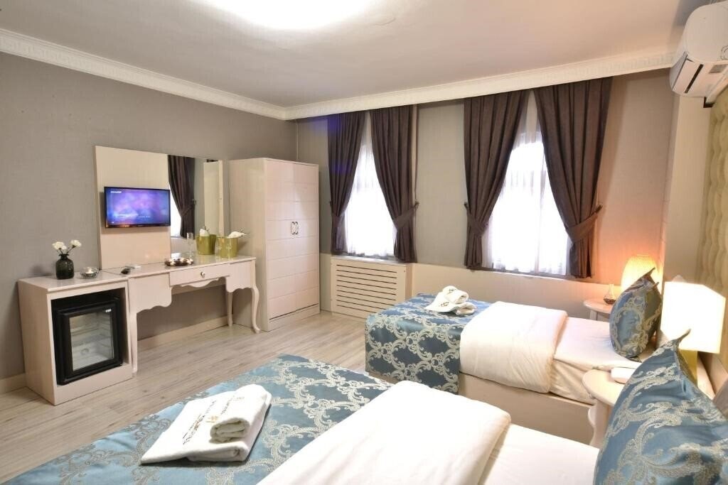 Pelikan Hotel 3* суреті
