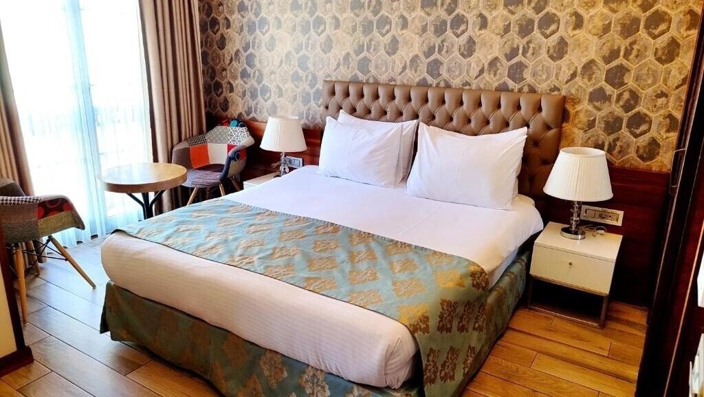 Old Port Hotel 3* суреті