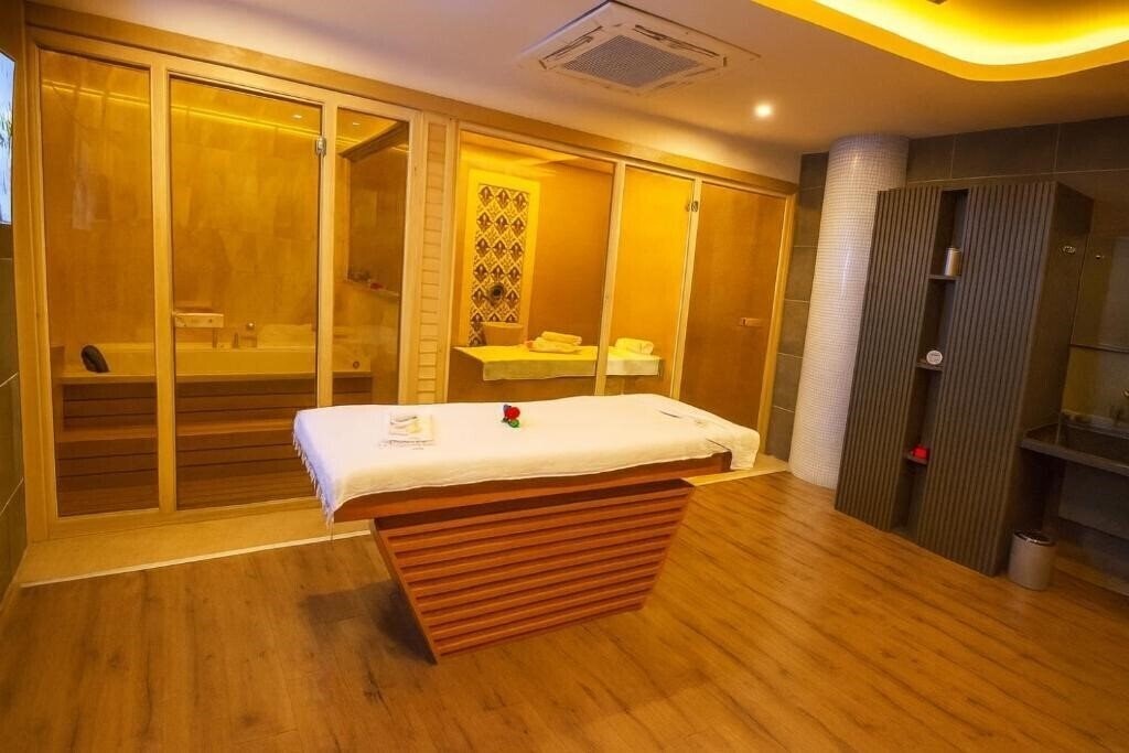 Фотография Empire Hotel İstanbul 4*