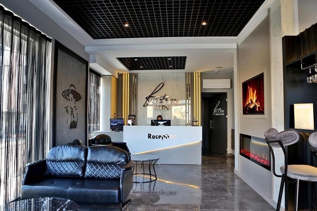 Fly And Stay Airport Hotel 3* қонақ үйі