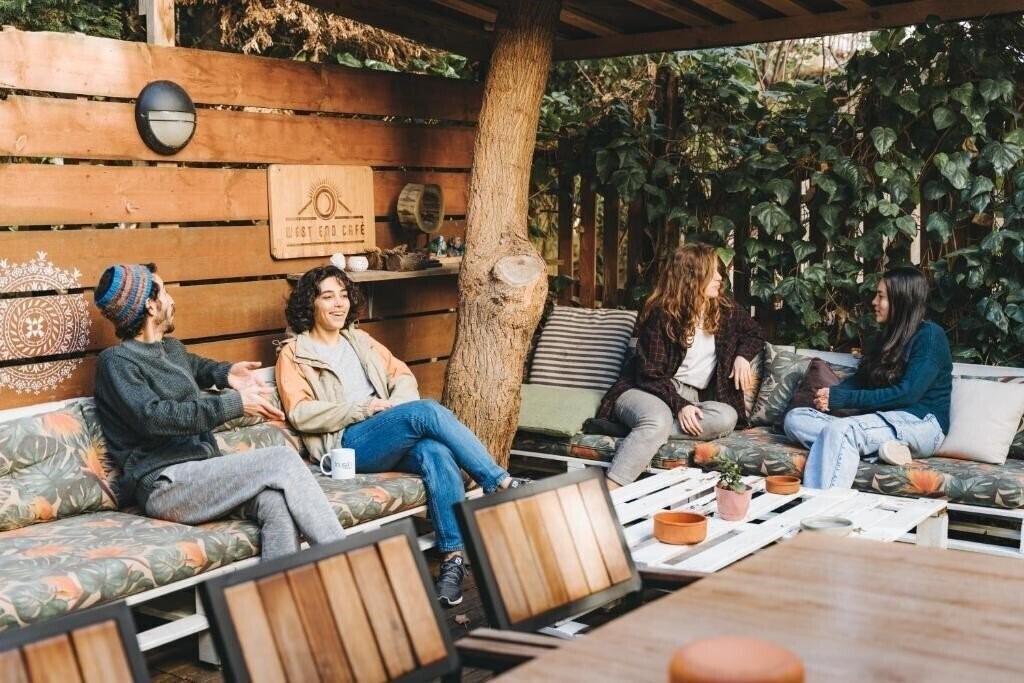 Отель Hush Hostel Lounge хостел