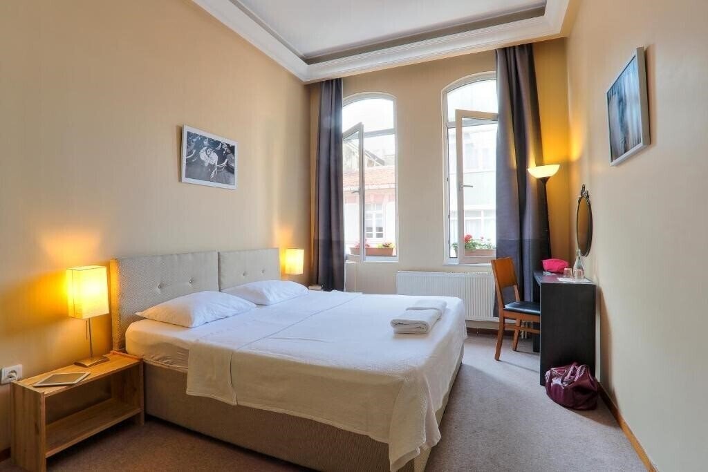 Фото Hush Hostel Lounge хостел
