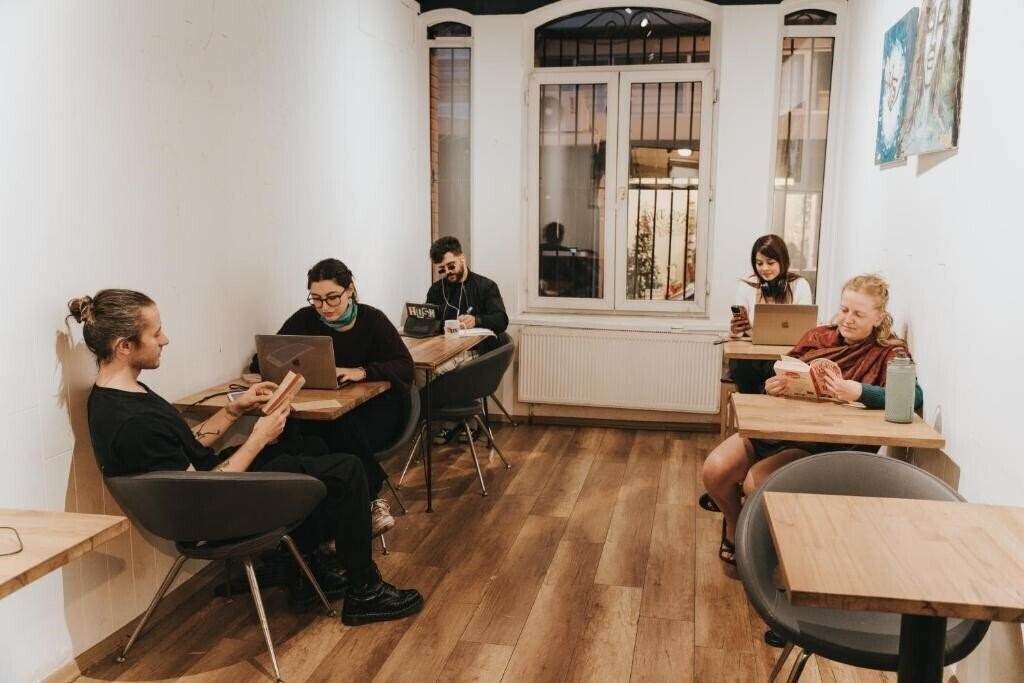 Фотография Hush Hostel Lounge хостел