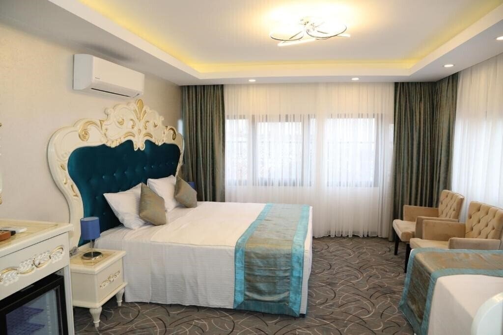 Отель Grand Kavi Hotel 3*