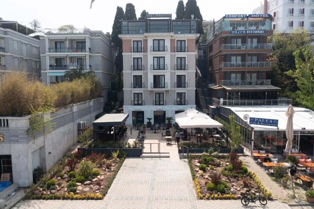 Отель Tiara Buyukada Otel 4*