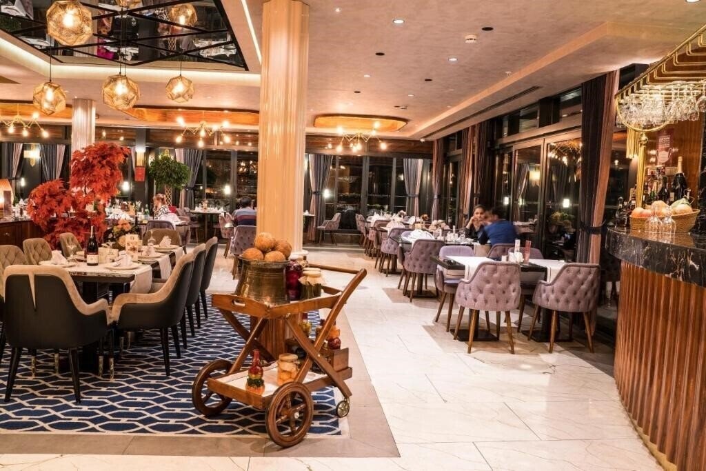 Beethoven Premium Hotel 4* суреті