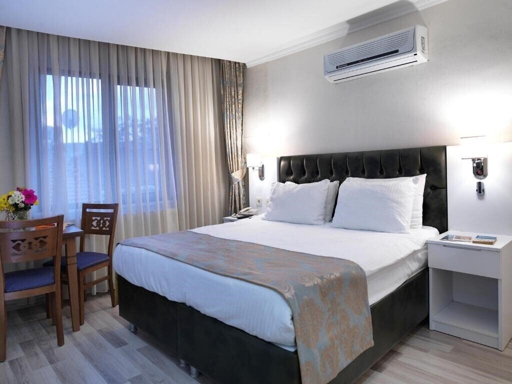Monarch Hotel 4* қонақ үйі