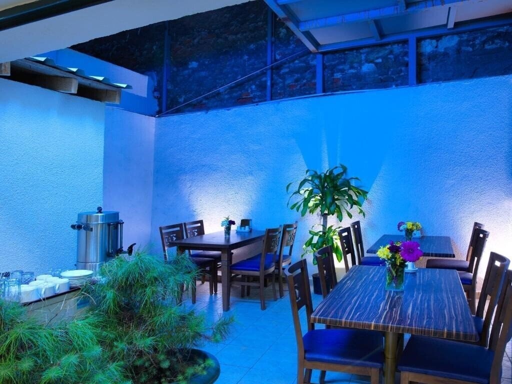 Monarch Hotel 4* фотосуреті