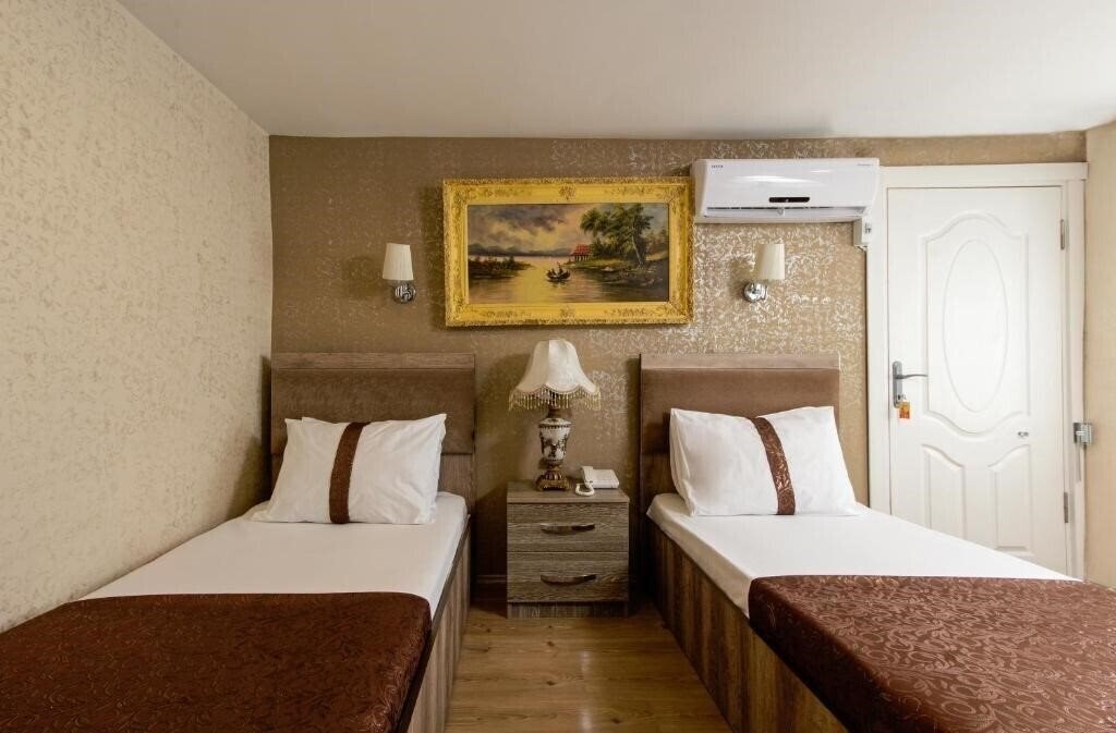 Отель Carvan Hotel 3*