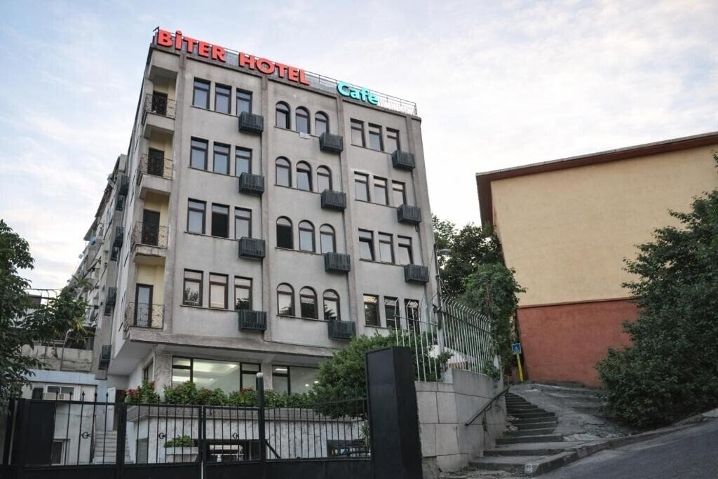 Biter Hotel 3* суреті