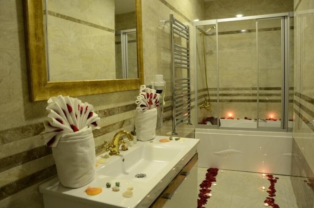 Gumus Palas Hotel (ex. Emirtimes Hotel Merkez) 4* суреті