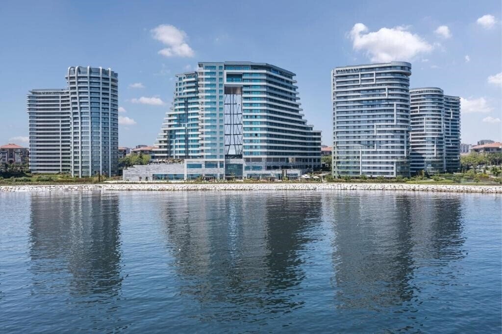Отель JW Marriott Istanbul Marmara Sea 5*