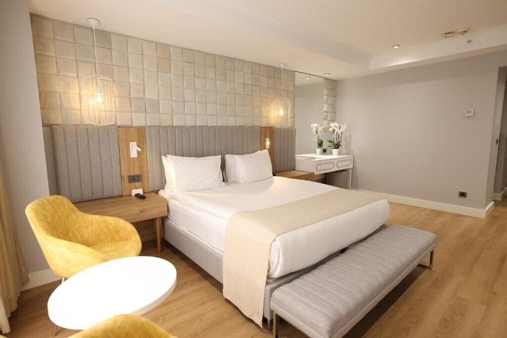 Nova Plaza Prime Hotel (ex. Sundance Hotel Istanbul, Holiday Inn Istanbul Airport Hotel) 5* қонақ үйі