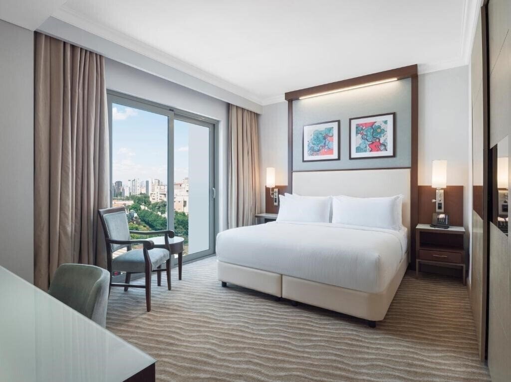 Отель Selectum City Atasehir (ex. Silence Istanbul Hotel & Convention Center, DoubleTree by Hilton Istanbul Atasehir Hotel & Conference Centre) 5*