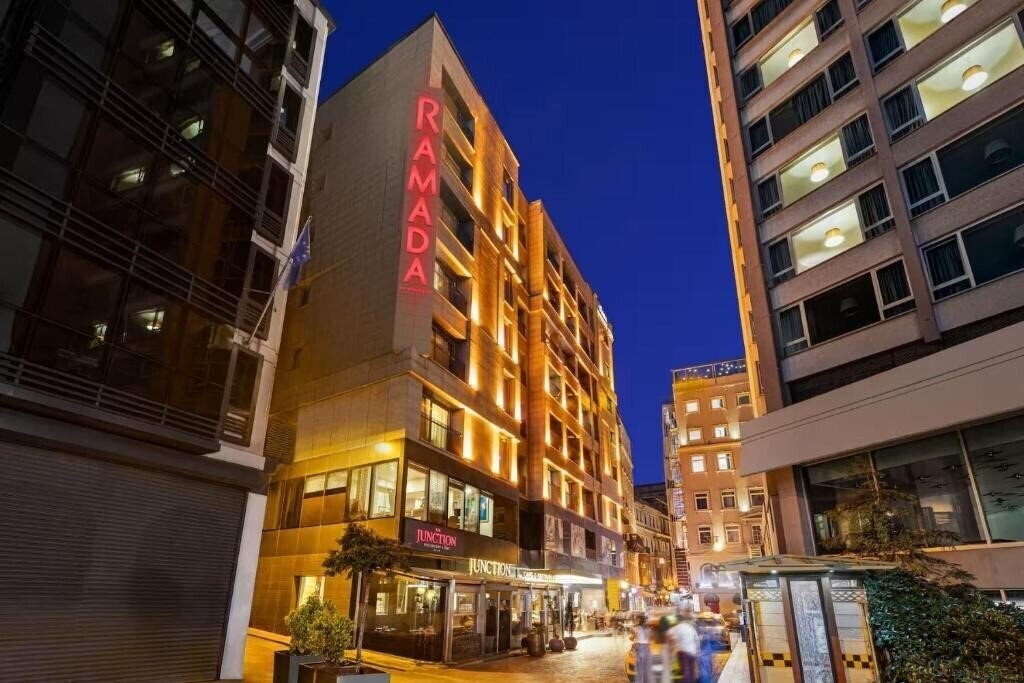 Ramada by Wyndham Istanbul Pera (ex. The Peak) 5* қонақ үйі