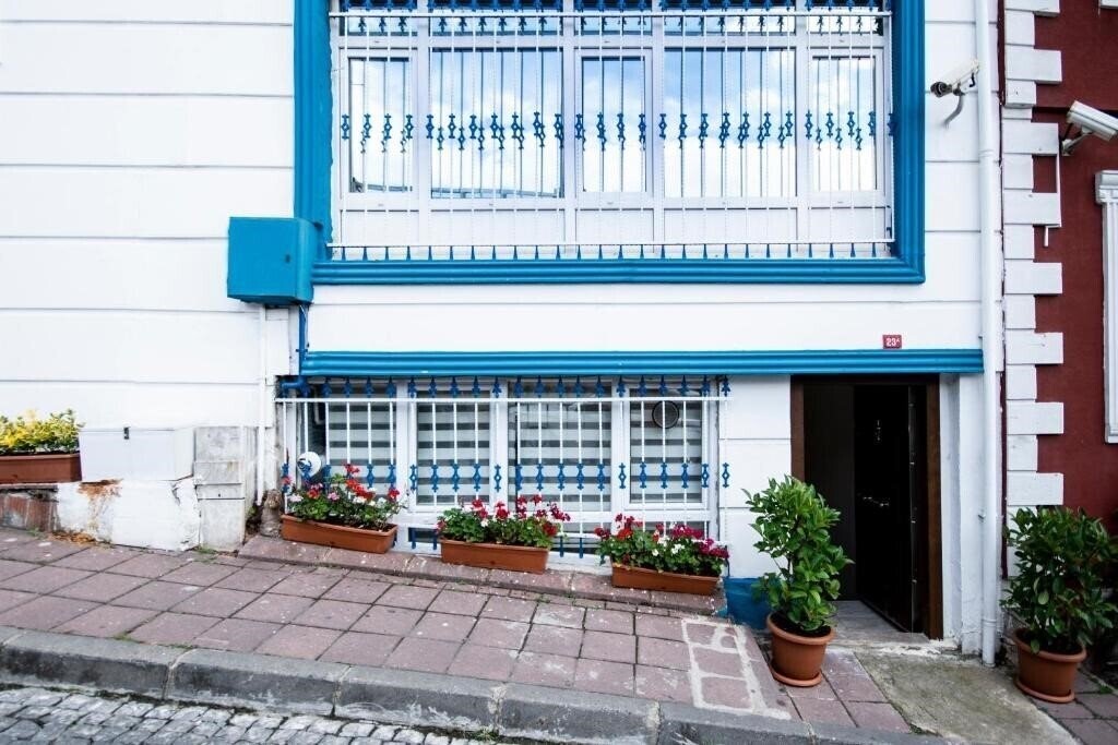 Изображение White Pearl Apart 3*