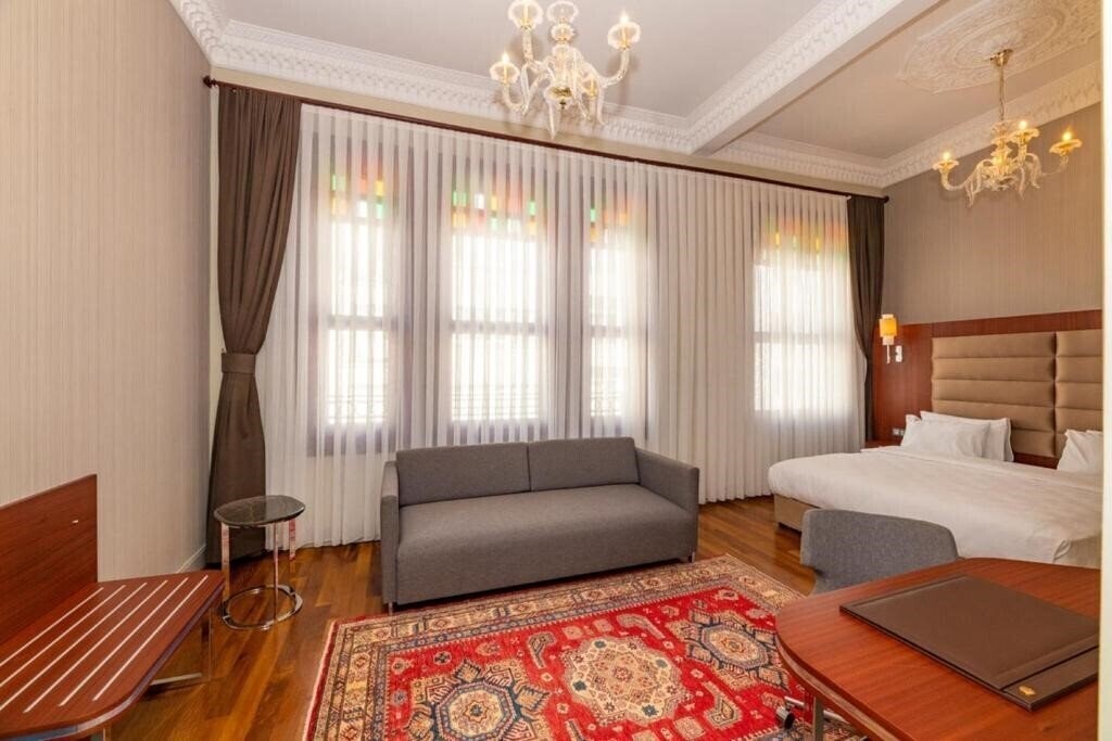 Blue Gilroy Hotel 3* суреті