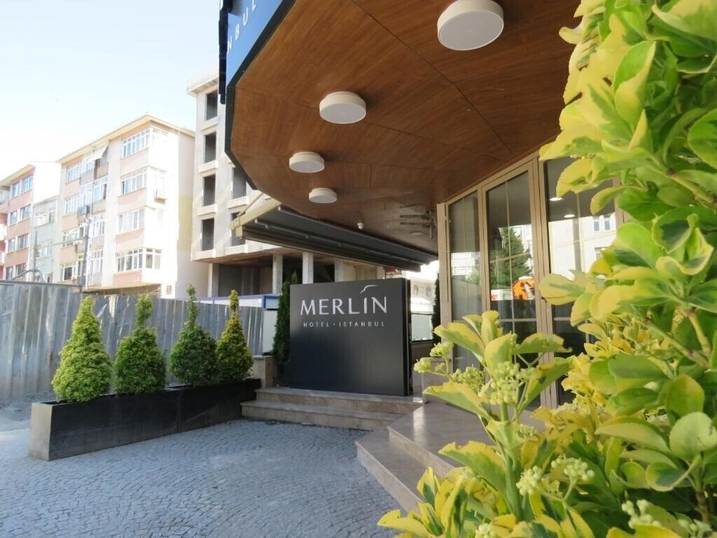 Отель Merlin Hotel 4*