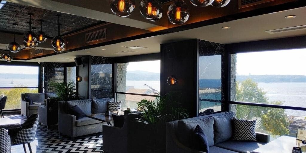 Отель Tonight Hotel Port 3*