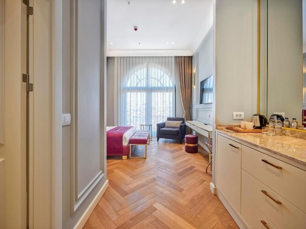 New Inn Hotel Old Town Special 3* суреті