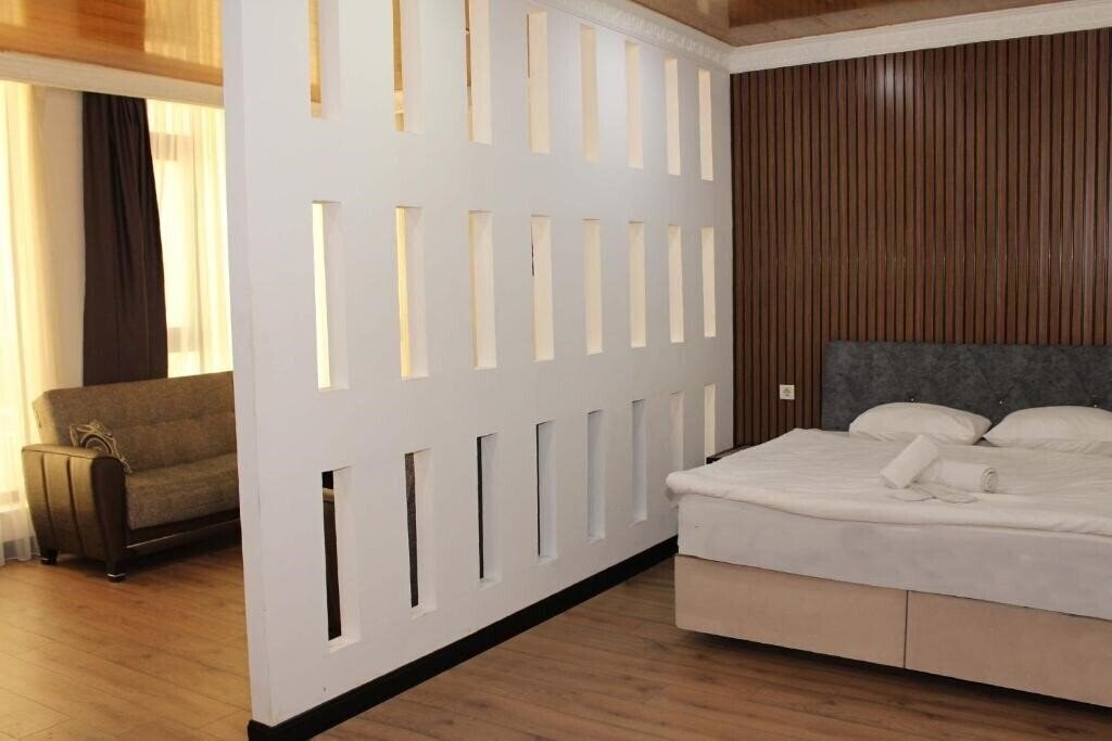 Big Life Suit Hotel 4* суреті