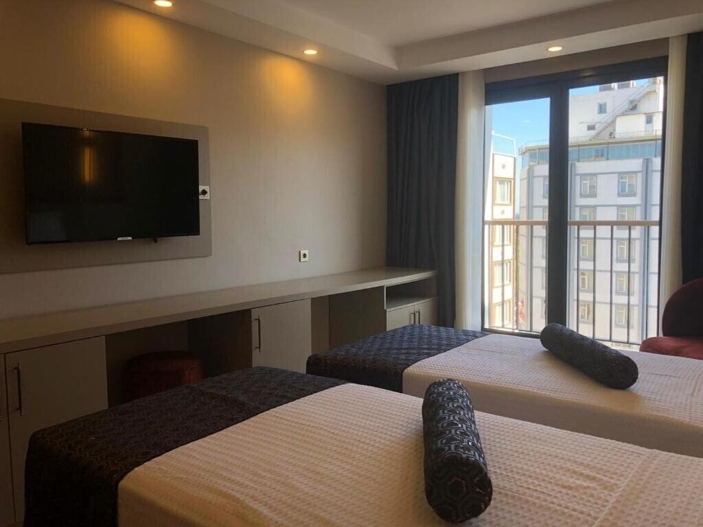 Grand Iska Hotel 4* қонақ үйі