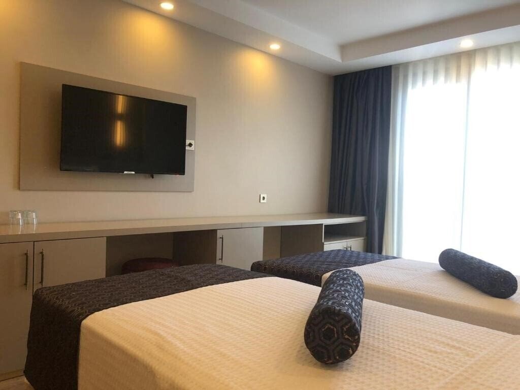 Grand Iska Hotel 4* суреті