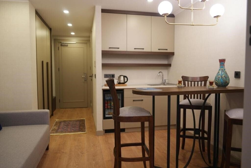 Фотография Nevi Hotel & Suites 4*