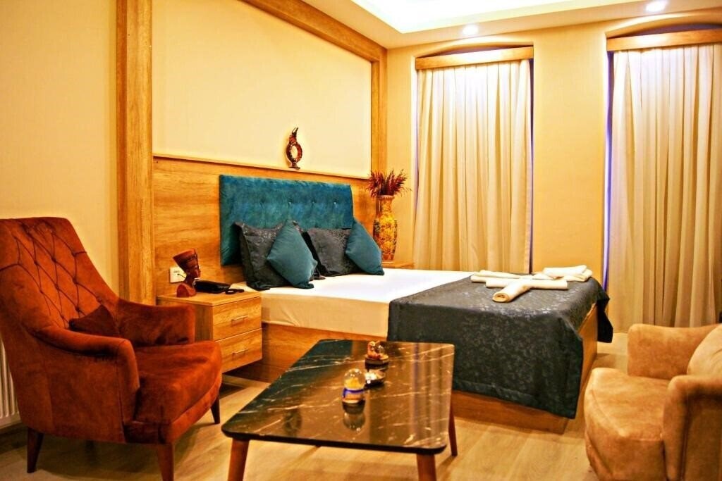 Destinia Pera Suites 4* қонақ үйі