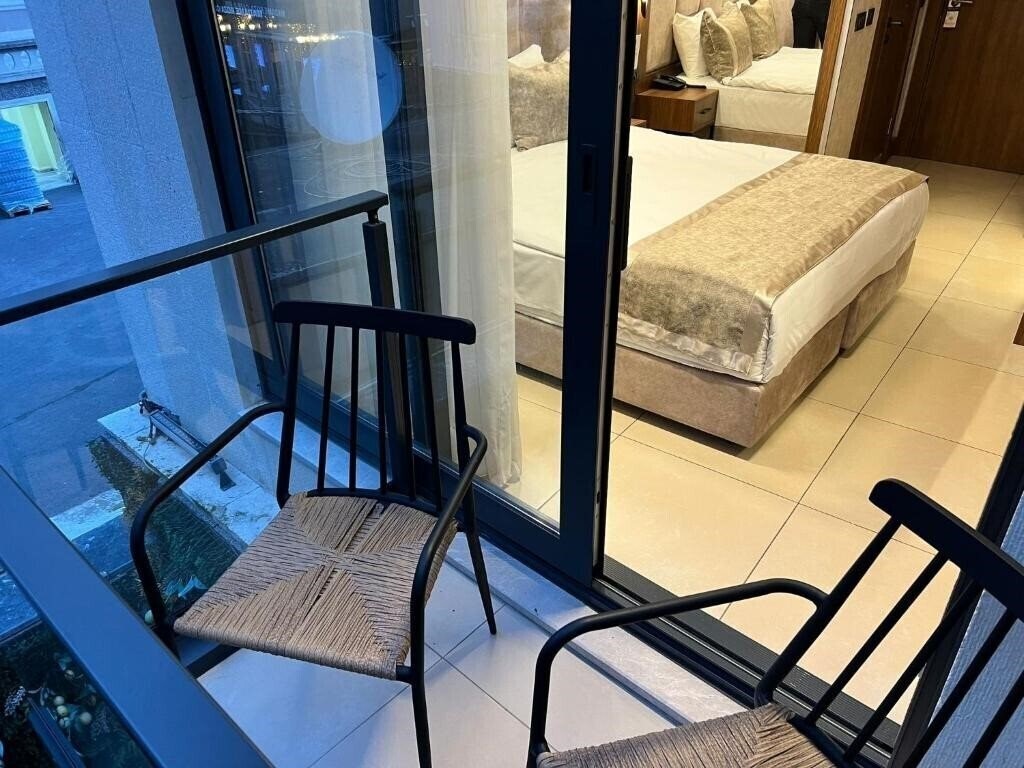 Four Sides Beyoglu 4* суреті