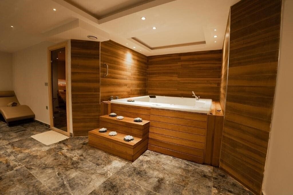 Business Life Hotel & SPA Bakirkoy 3* қонақ үйі