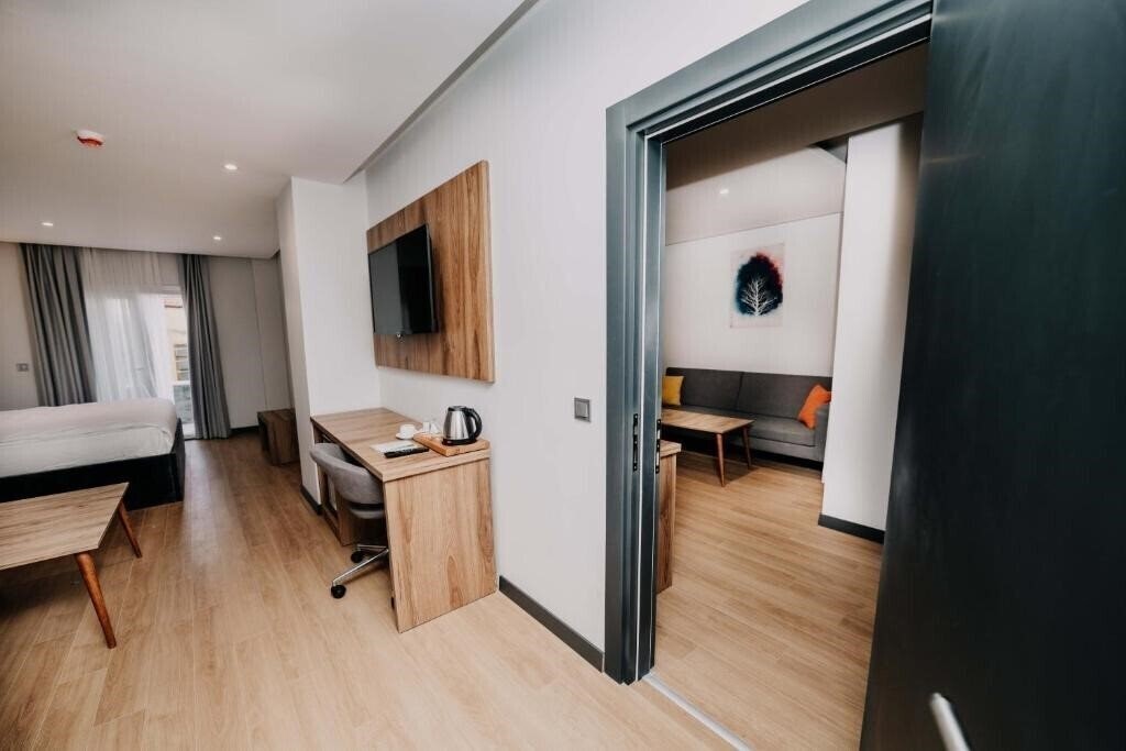 Фото Business Life Hotel & SPA Bakirkoy 3*