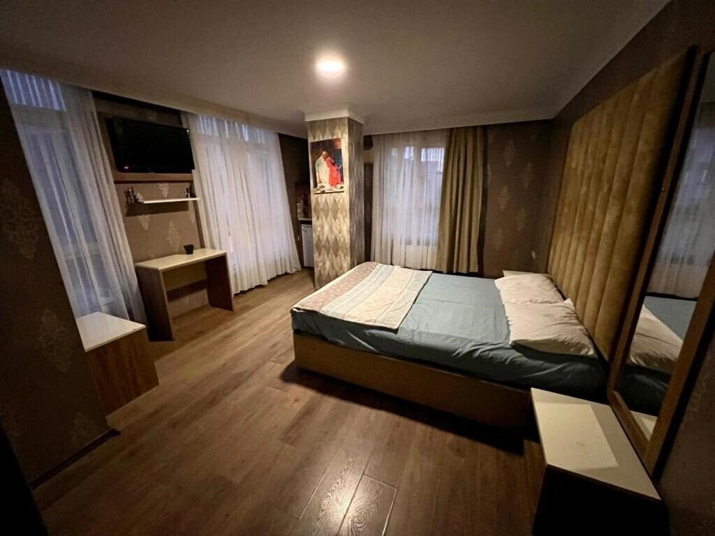 Фото Camellia Suit Hotel 3*