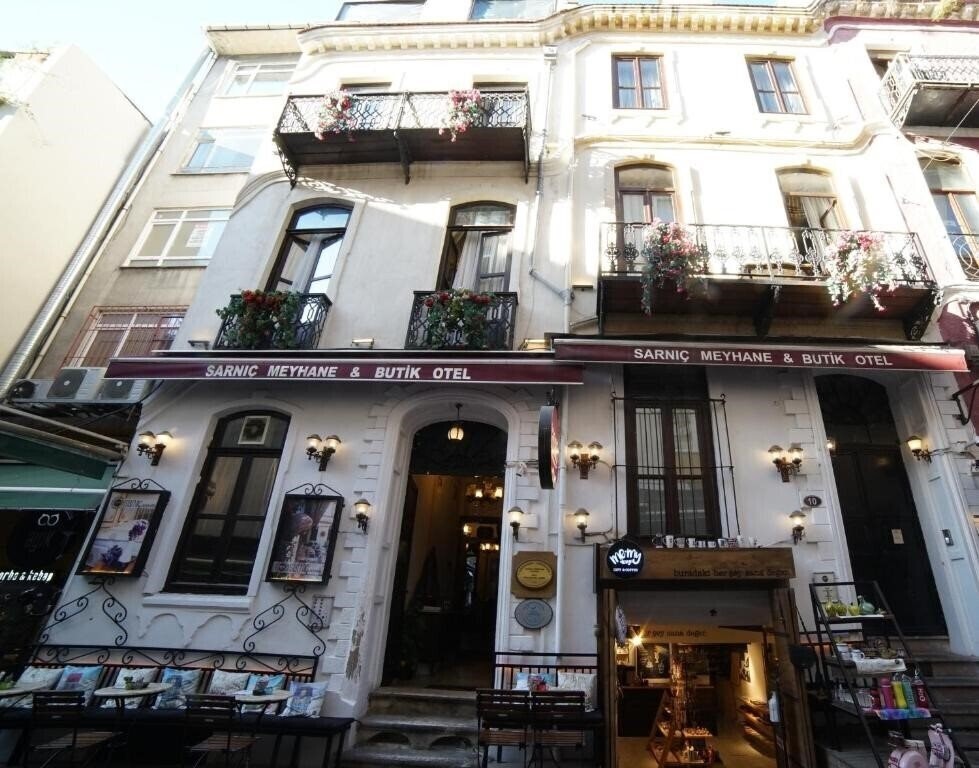 Отель Sarnic Pub & Hotel (ex. Sarnic Boutique Hotel, Sarnic Meyhane) 4*