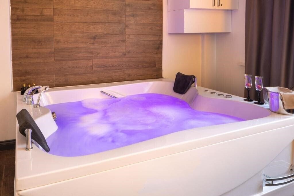 Bakirkoy Zeugma Suit Otel 4* фотосуреті