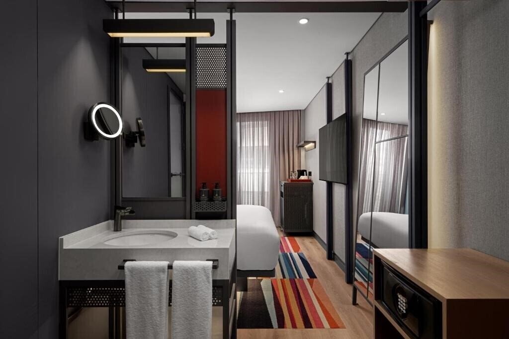 Aloft Istanbul Karakoy 4* фотосуреті