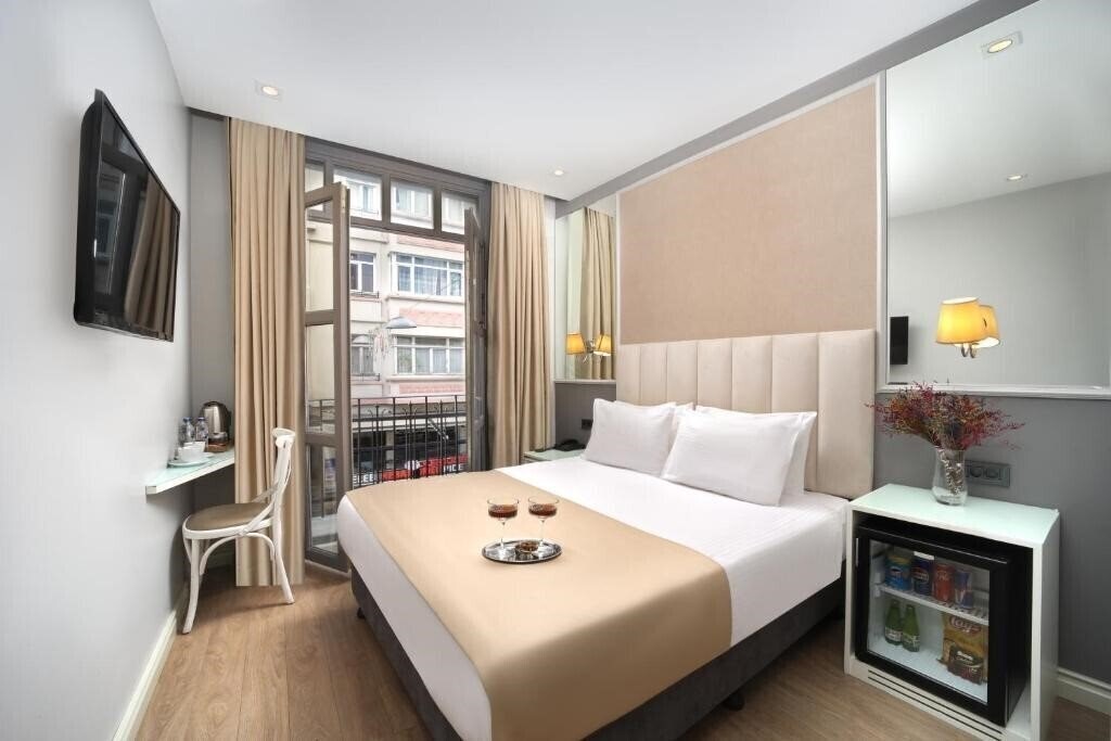 Отель Ess Hotel 3*