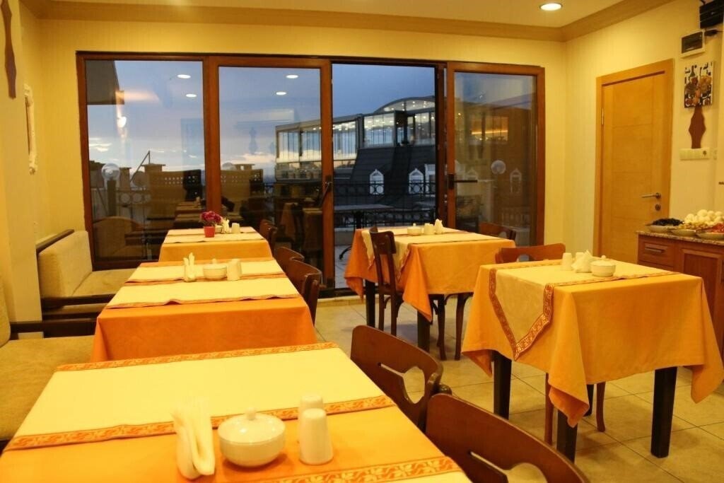 Фото Grand Peninsula Hotel 3*