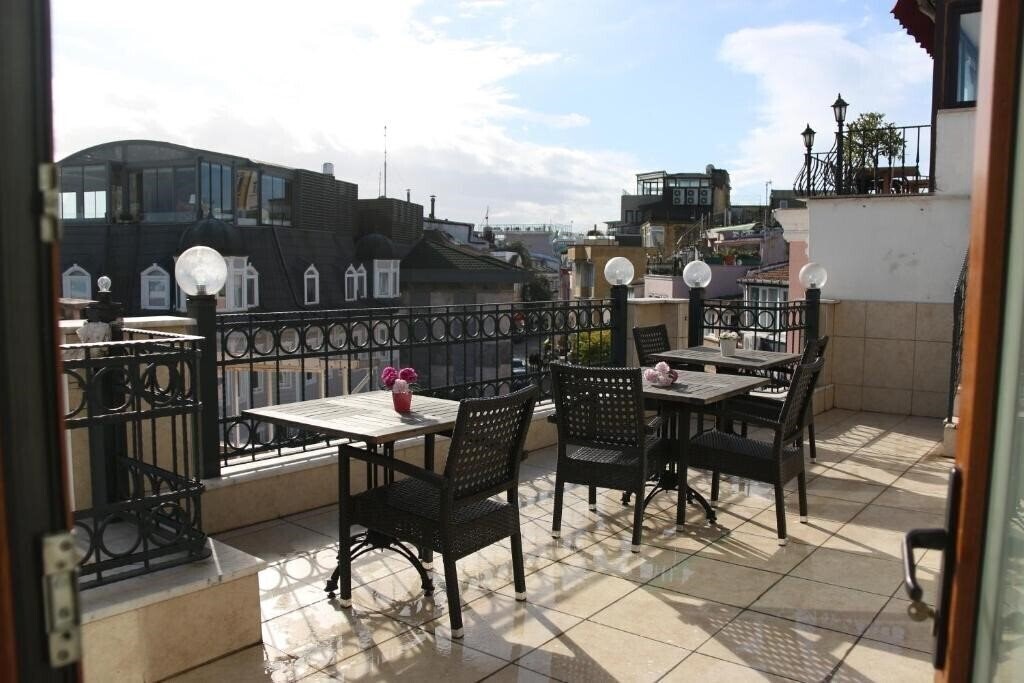 Изображение Grand Peninsula Hotel 3*