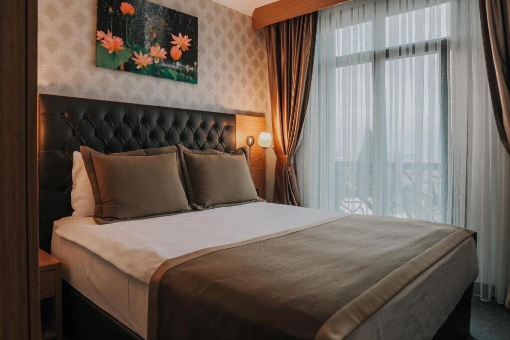 Отель Grand Lark Otel Hotel 3*