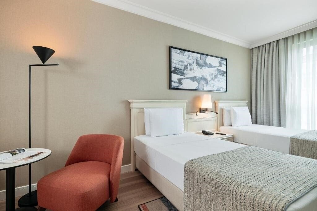 Фото Elite World Comfy Istanbul Taksim 4*