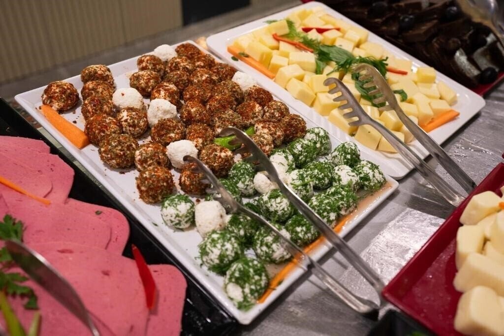 Lion Hotel 4* суреті