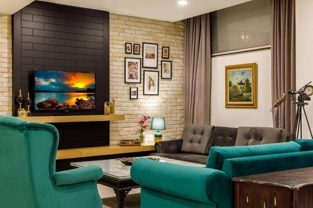 Golden Crown 3* суреті