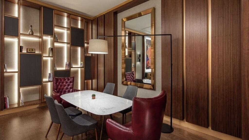 Фото Hilton Istanbul Maslak 5*