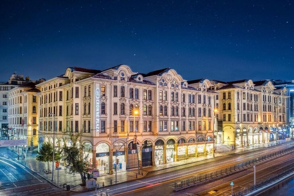 Crowne Plaza Istanbul Old City an IHG Hotel (ex. Crowne Plaza Old City, Crowne Plaza Laleli Old City, Merit Antique Hotel) 5* қонақ үйі