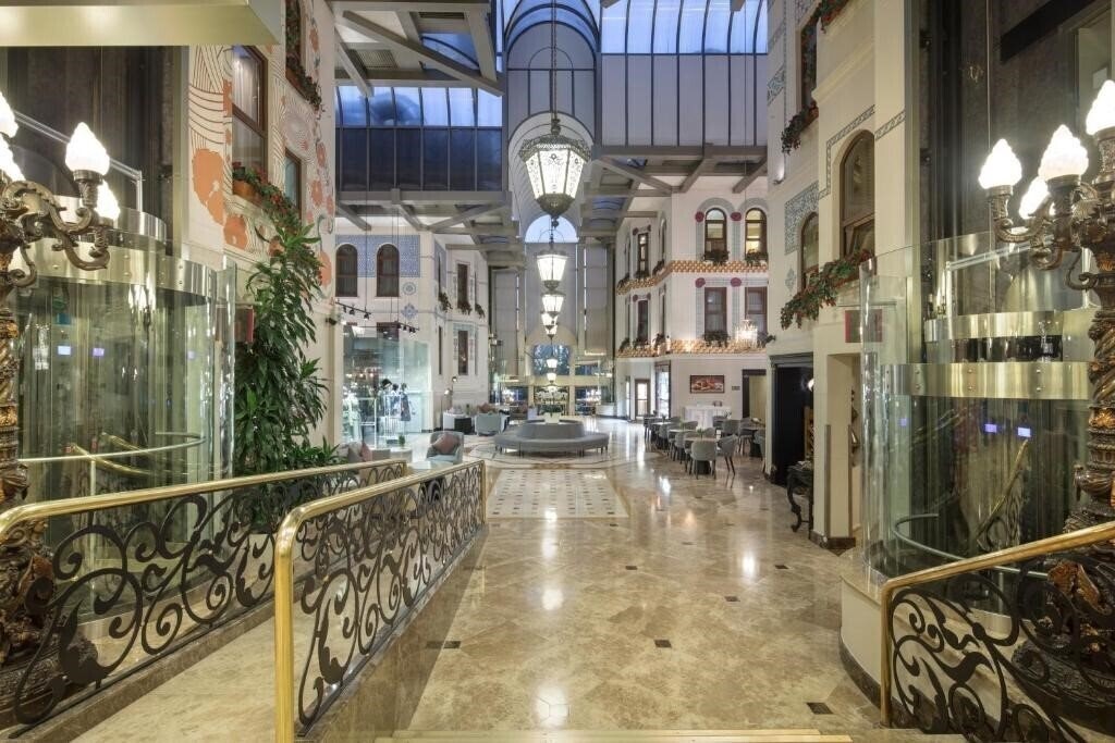 Crowne Plaza Istanbul Old City an IHG Hotel (ex. Crowne Plaza Old City, Crowne Plaza Laleli Old City, Merit Antique Hotel) 5* суреті