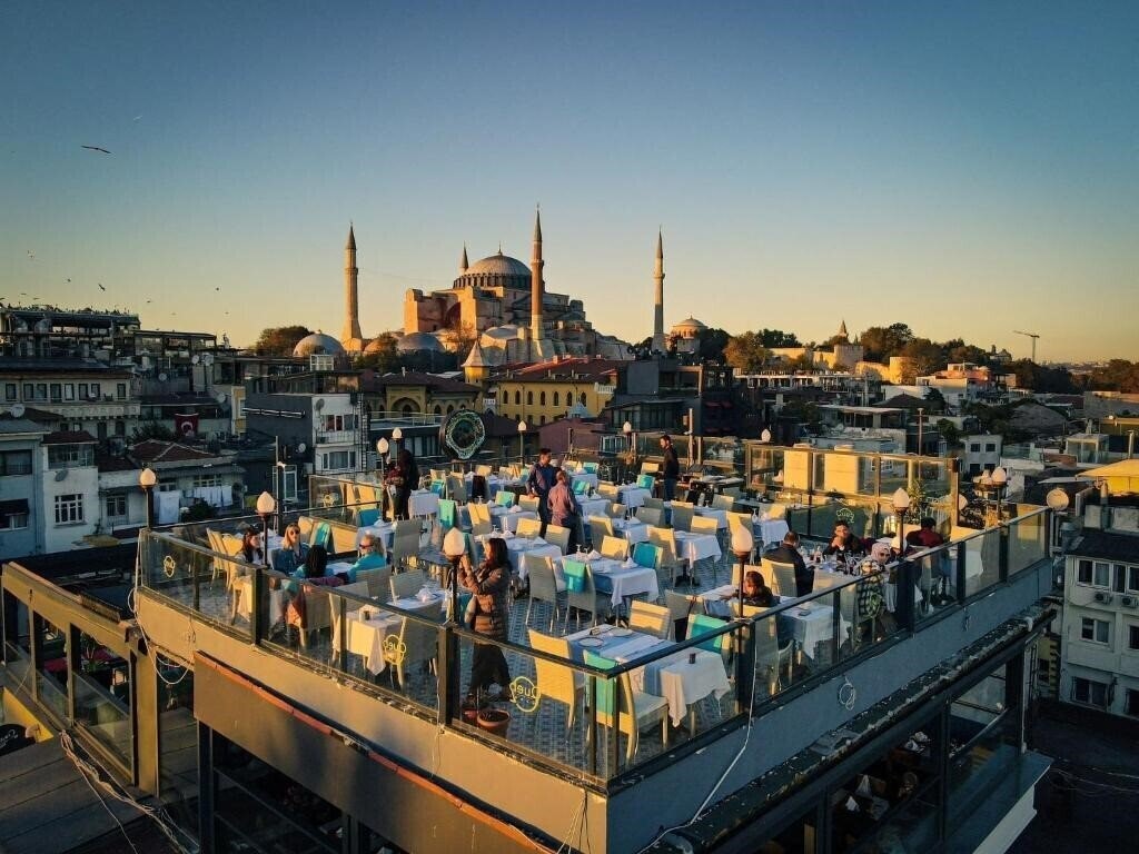 Byzantium Hotel & Suites (ex. The Byzantium, Byzantium Comfort Hotel, The Byzantium Hotel & Suites) 4* фотосуреті