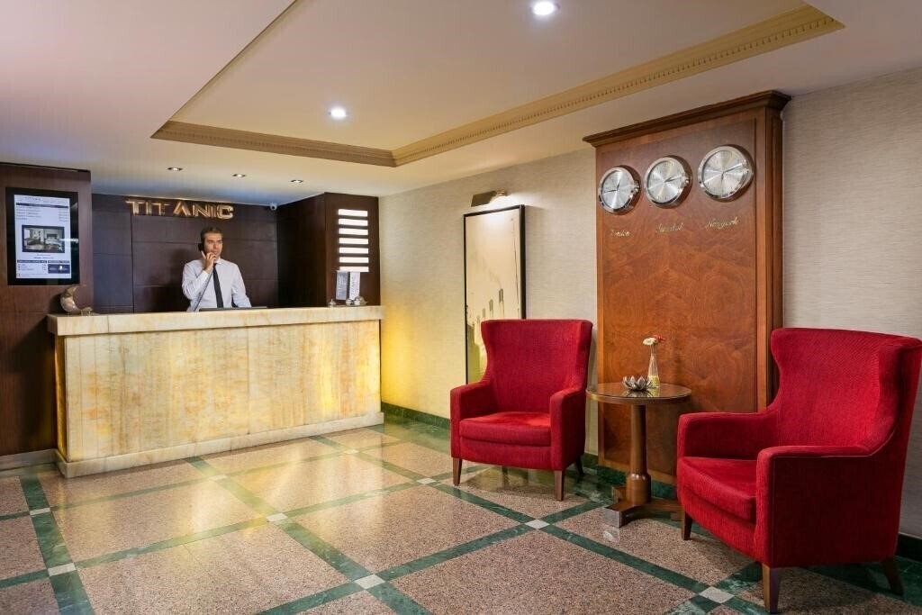 Отель Titanic Comfort 4*