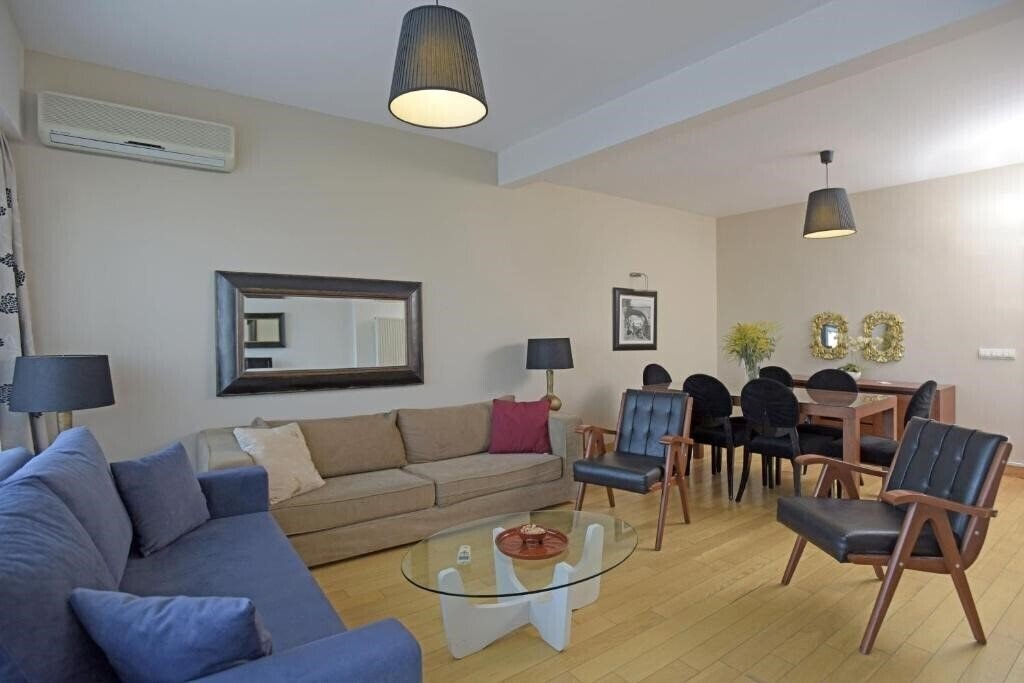 Фотография Cheya Taksim BNB Gumussuyu Istanbul City Center Comfort Residence 4*